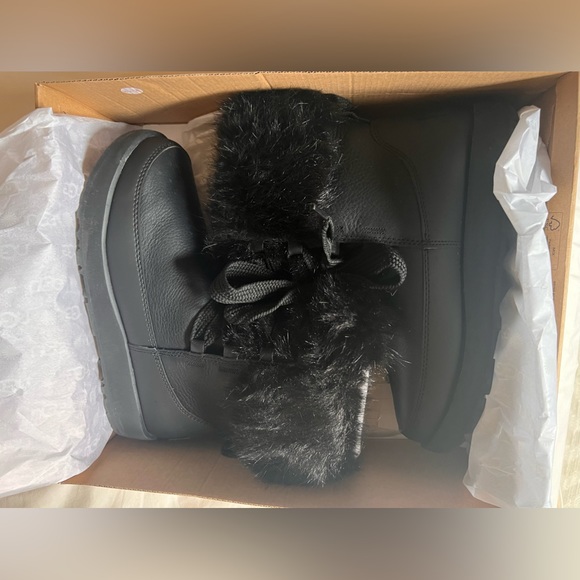 Ugg Gracie waterproof boots - Picture 9 of 10